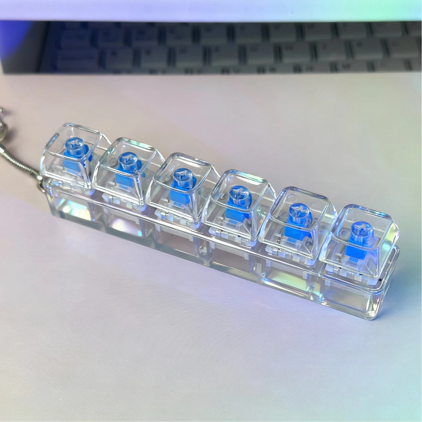 Press to release mechanical keyboard pendant