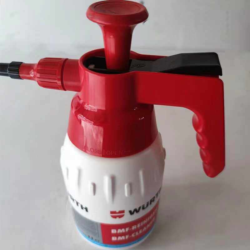 Pressurized spray can