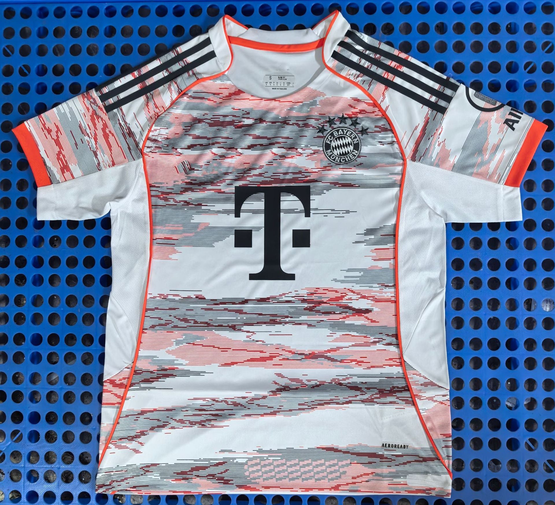 Printed soccer short-sleeved shirt