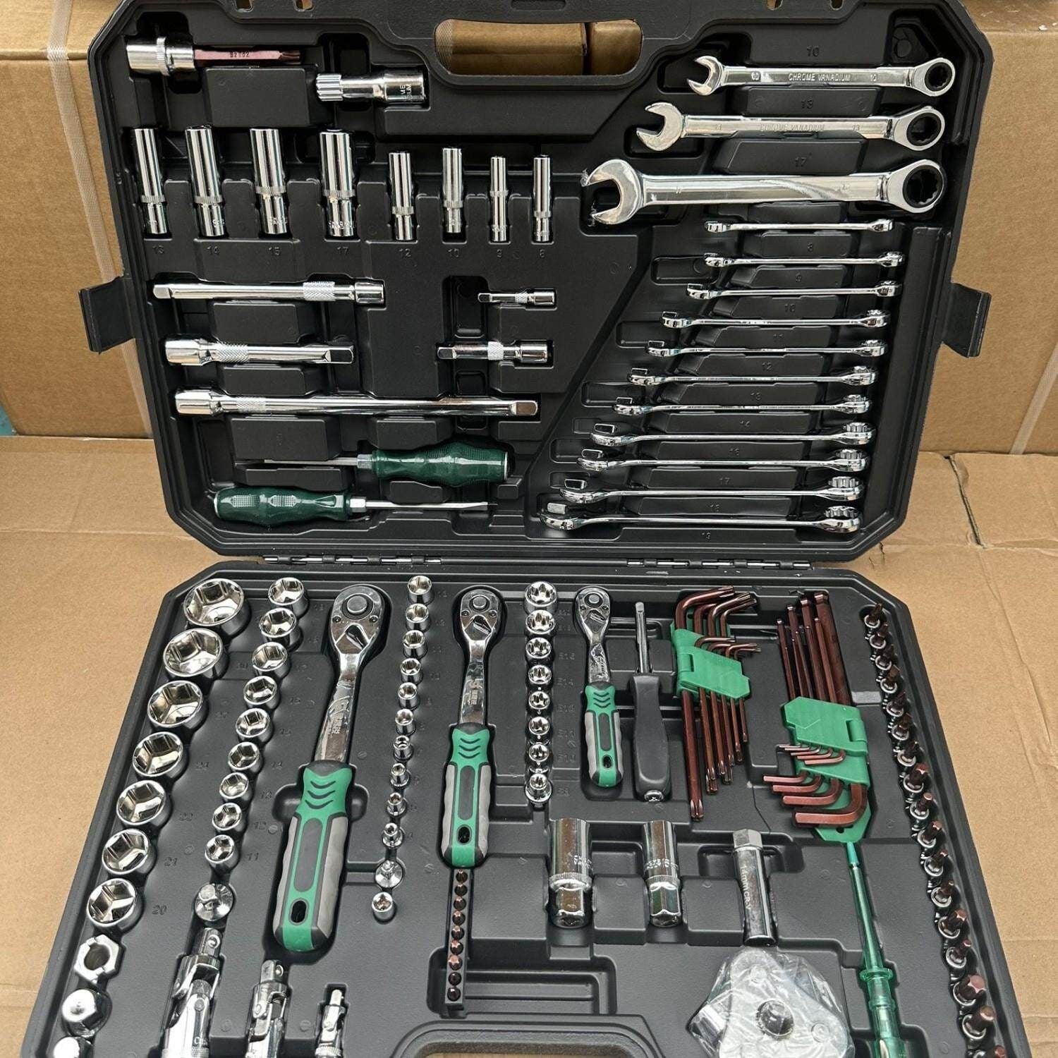 Professional 150-Piece Socket Wrench Set with Toolbox