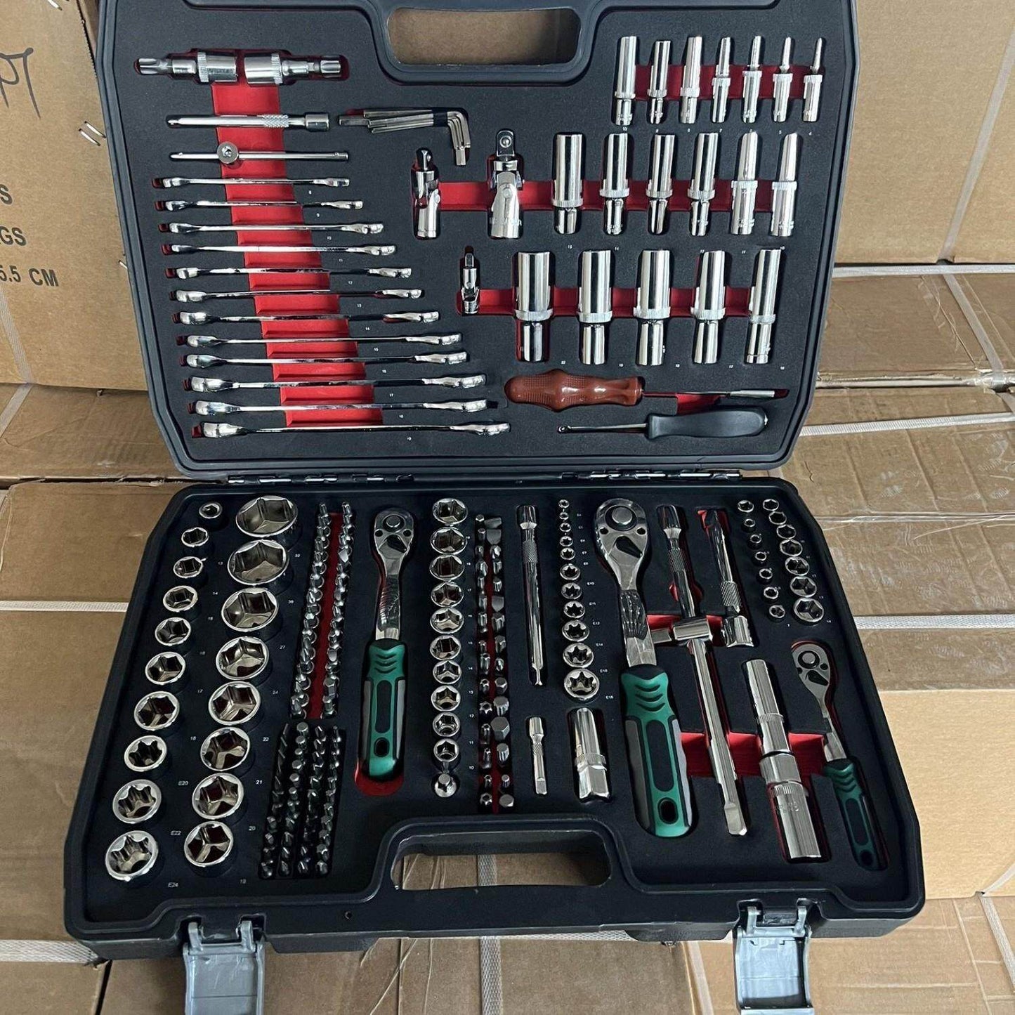 Professional 150-Piece Socket Wrench Set with Toolbox