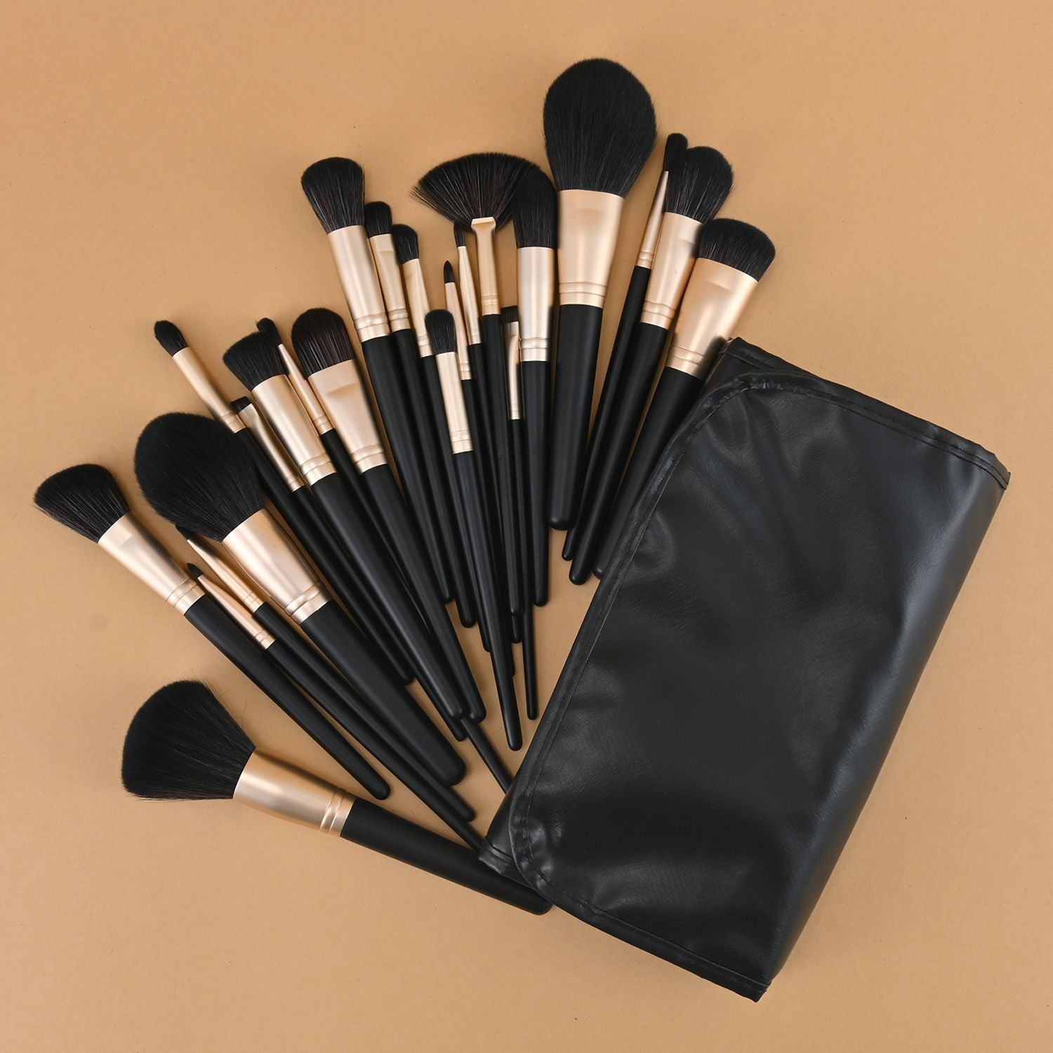 Professional Wooden Handle Makeup Brush Set (12/18/24 Pieces)
