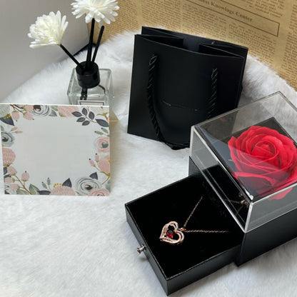 Projection Necklace Set
