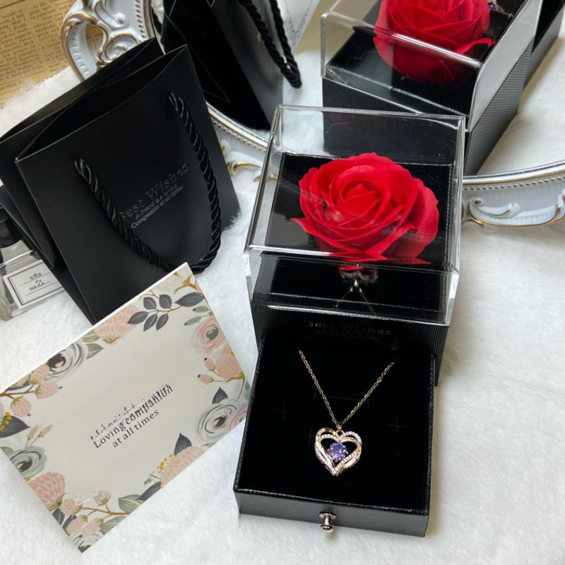 Projection Necklace Set