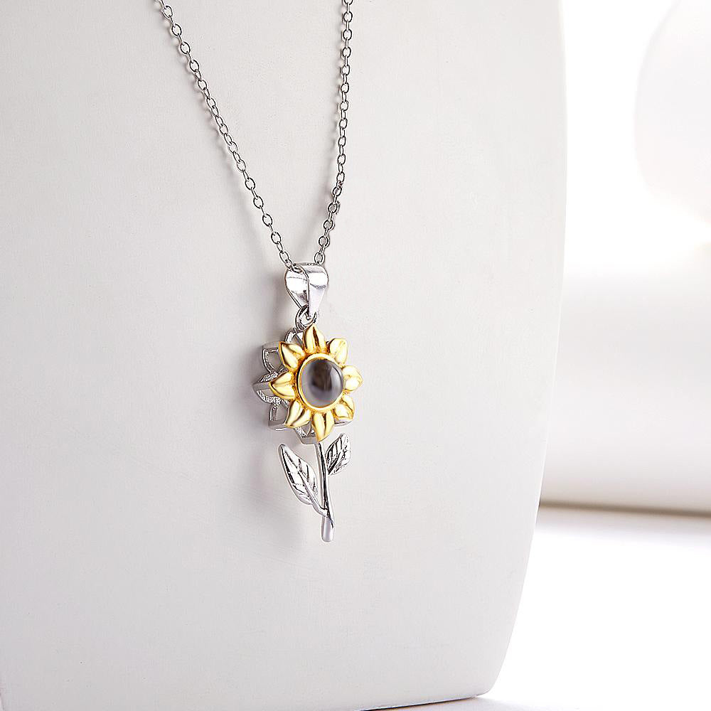 projection necklace