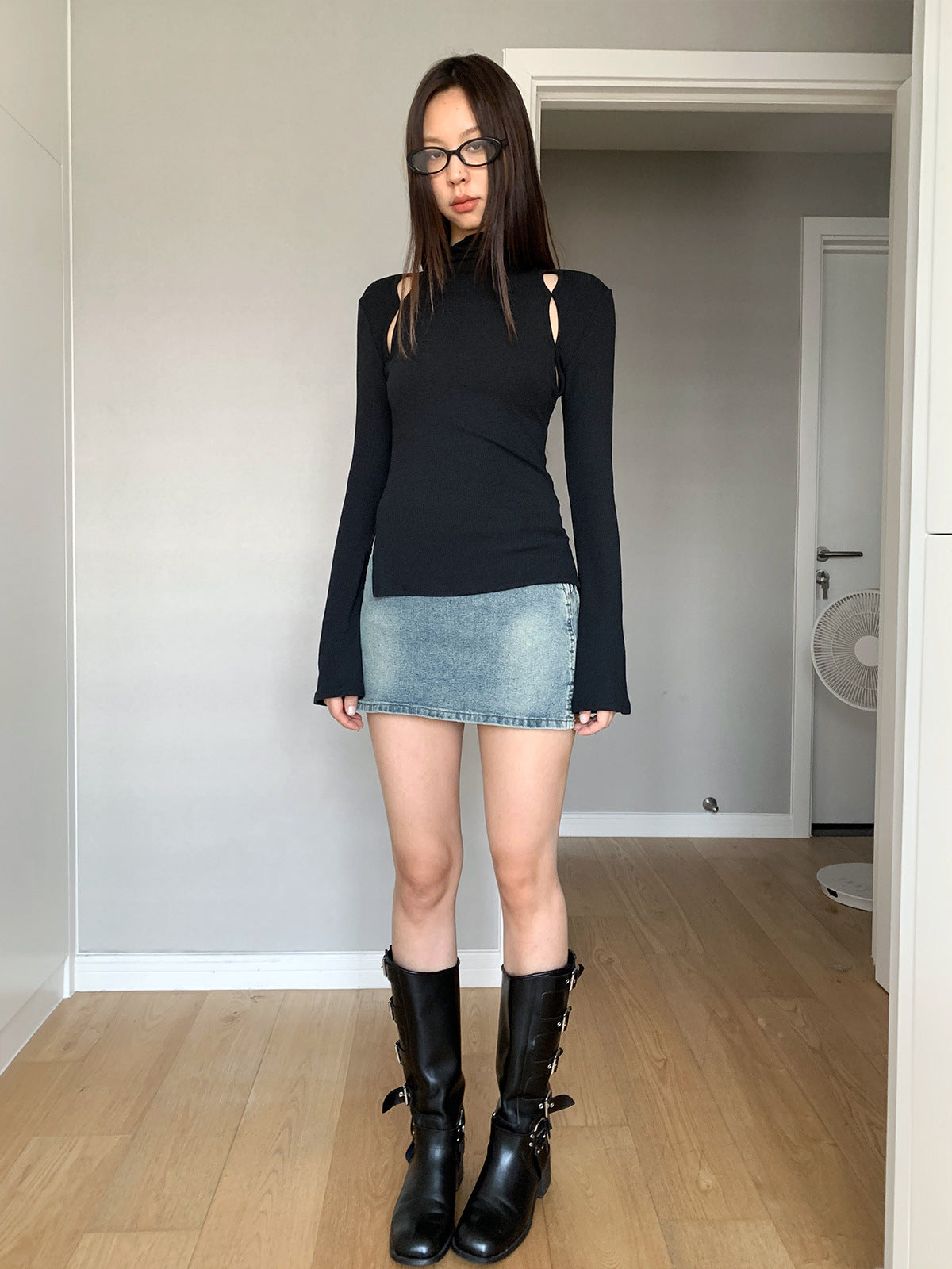 Pure and alluring high-neck see-through long-sleeved T-shirt