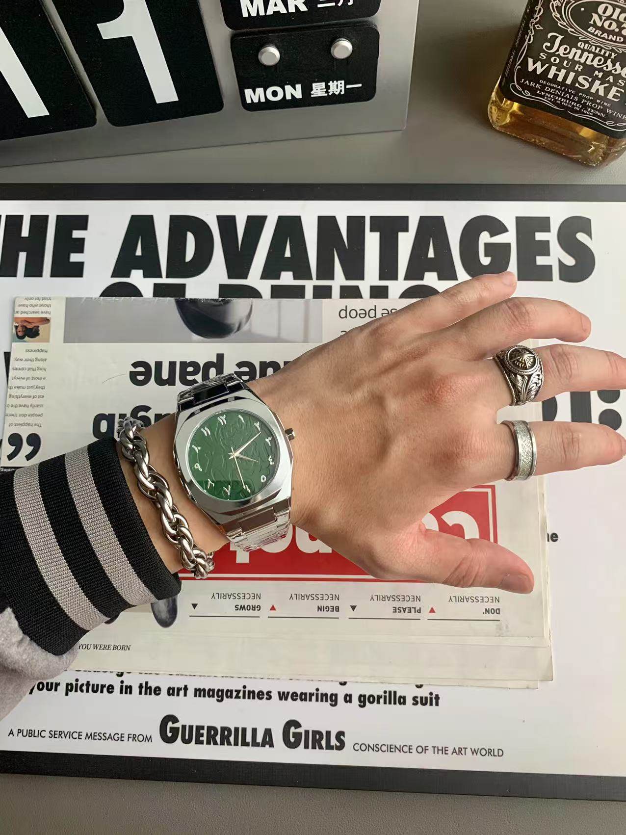 Quartz Wristwatch