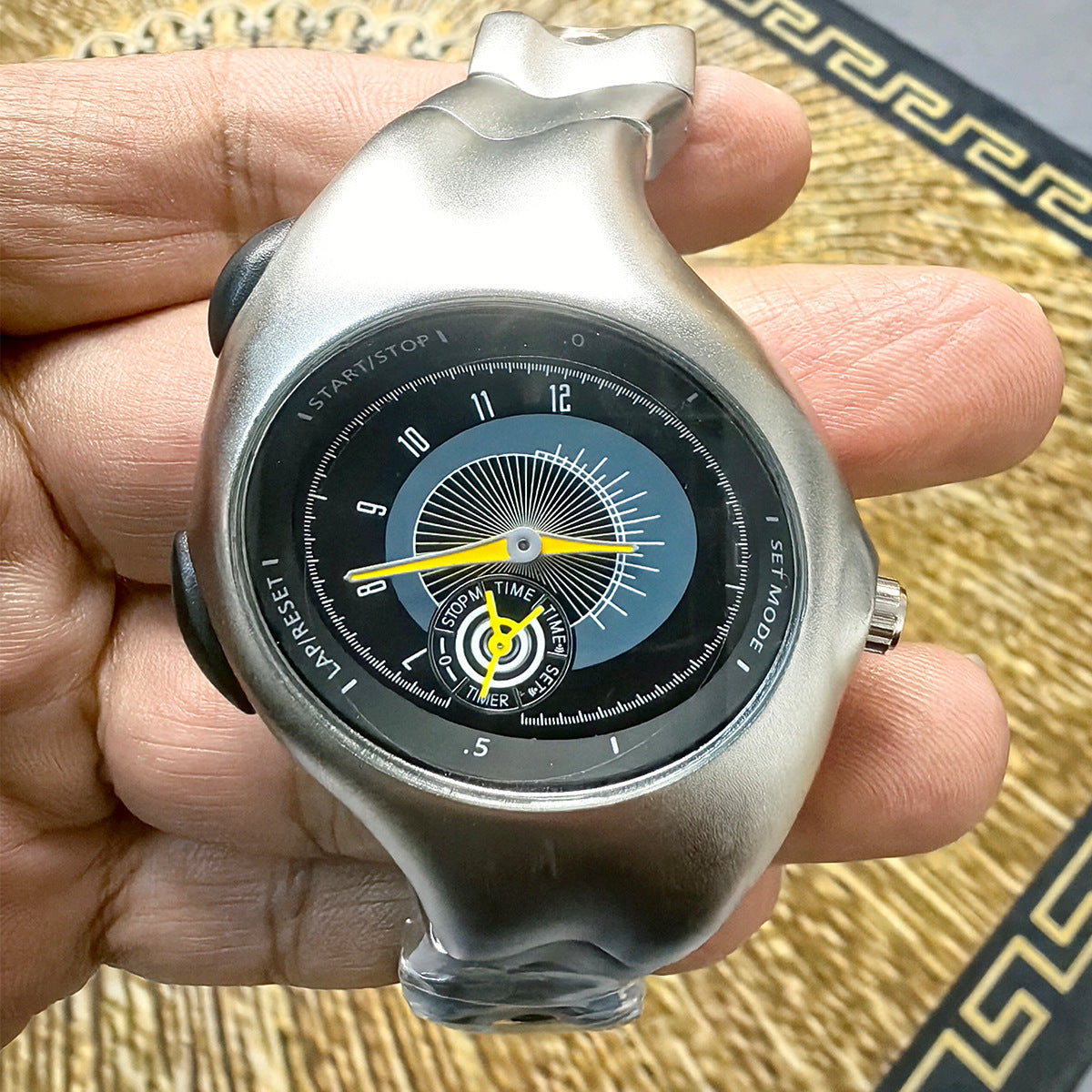 quartz wristwatch