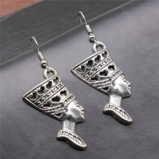 Queen Pendant Earrings
