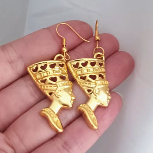Queen Pendant Earrings
