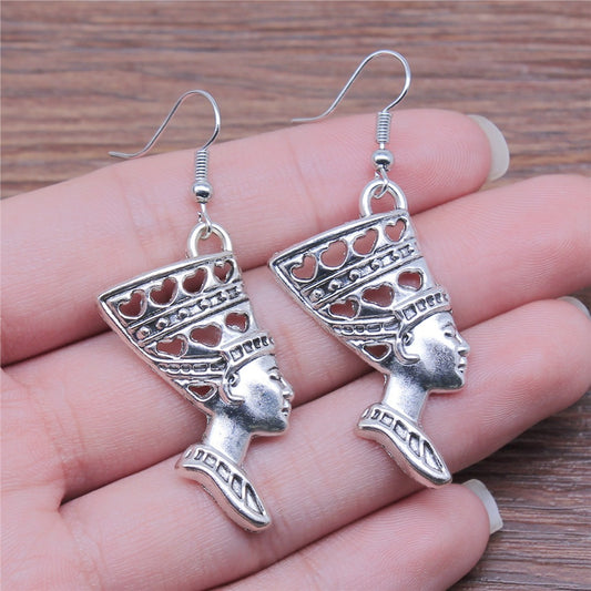Queen Pendant Earrings