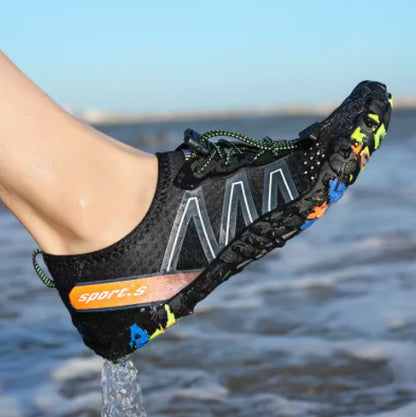 Quick-drying, breathable and non-slip hiking shoes for river-wading