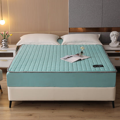 Quilted bed cover