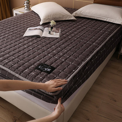 Quilted bed cover