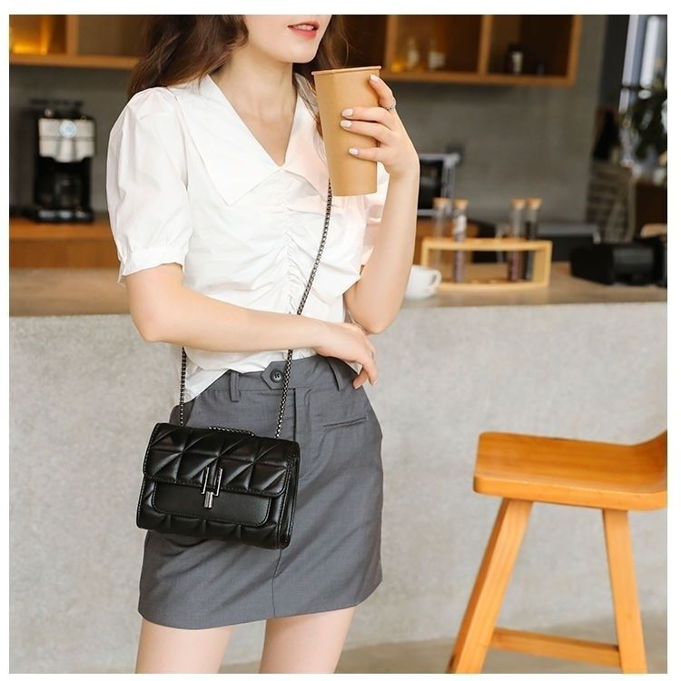 Quilted Chain Shoulder Bag
