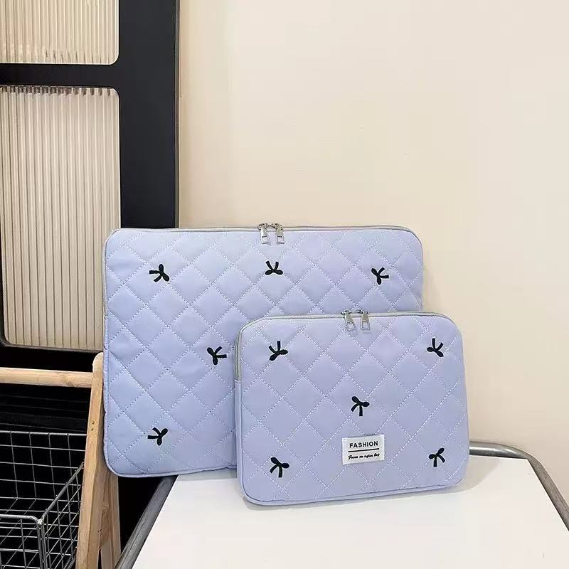 Quilted Tablet Cosmetics Organizer Bag