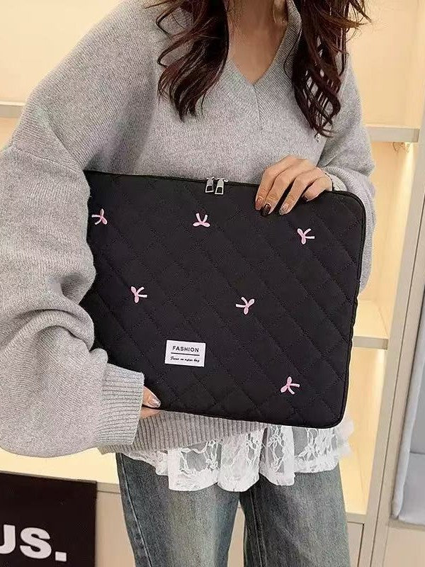 Quilted Tablet Cosmetics Organizer Bag