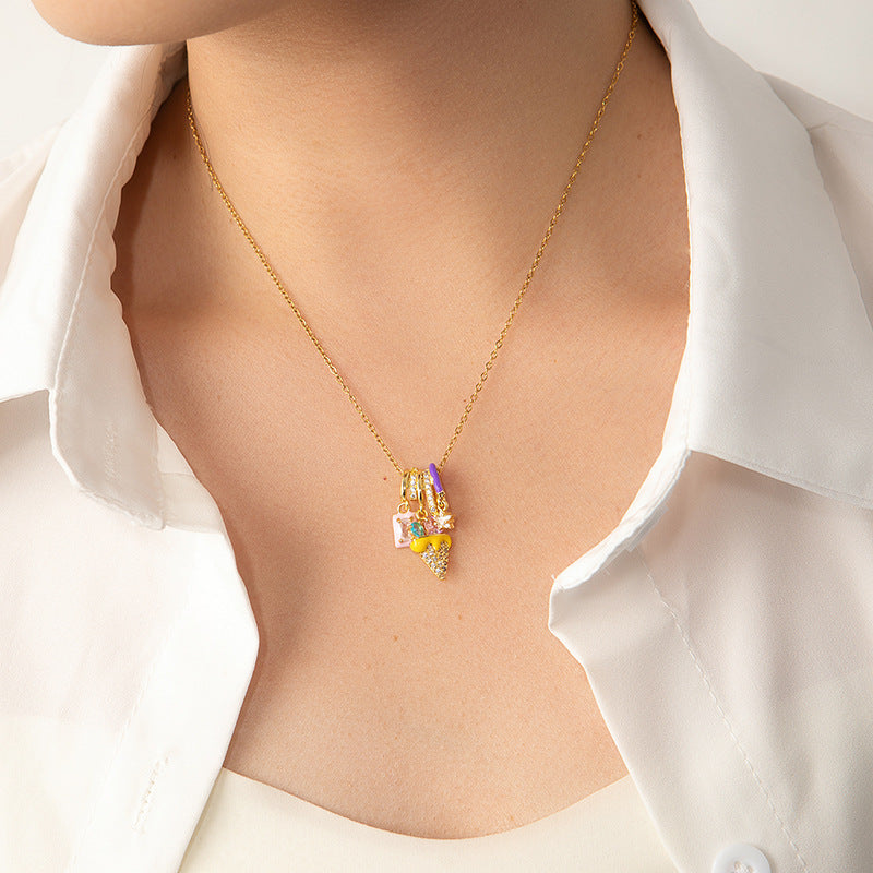Rare Design Star Necklace