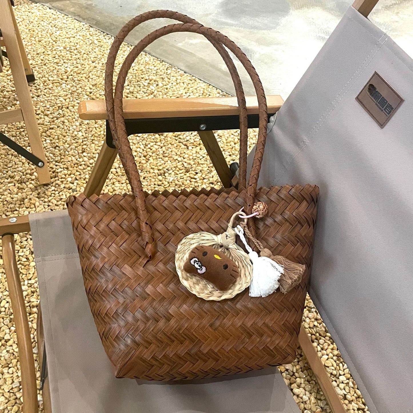 Rattan hand-held woven bag