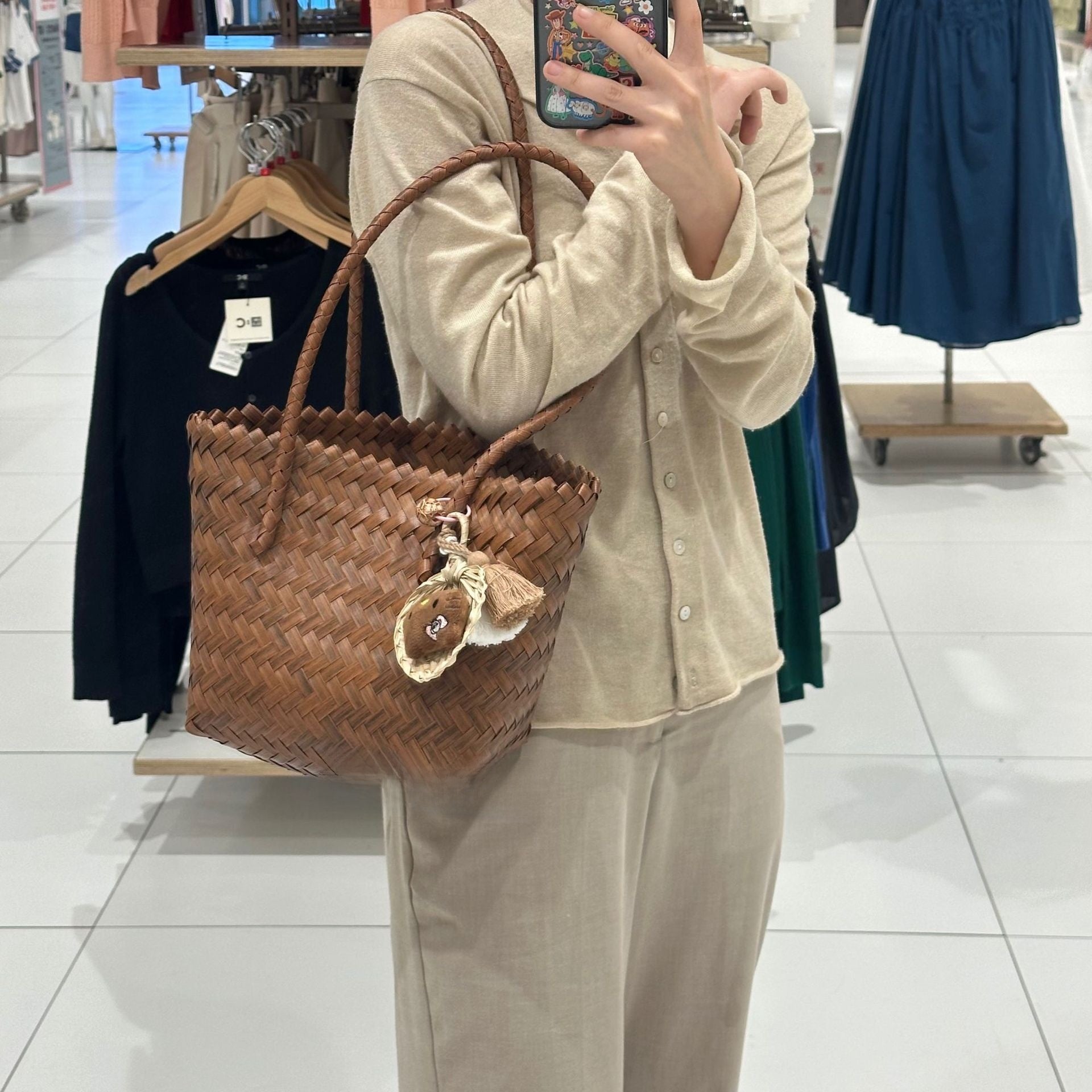 Rattan hand-held woven bag