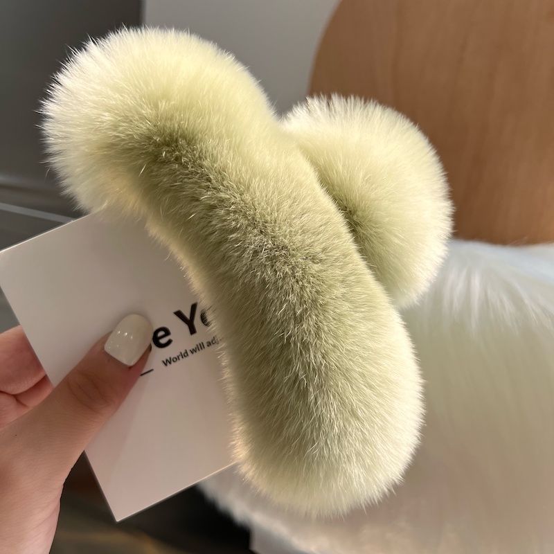 Real beaver fur claws