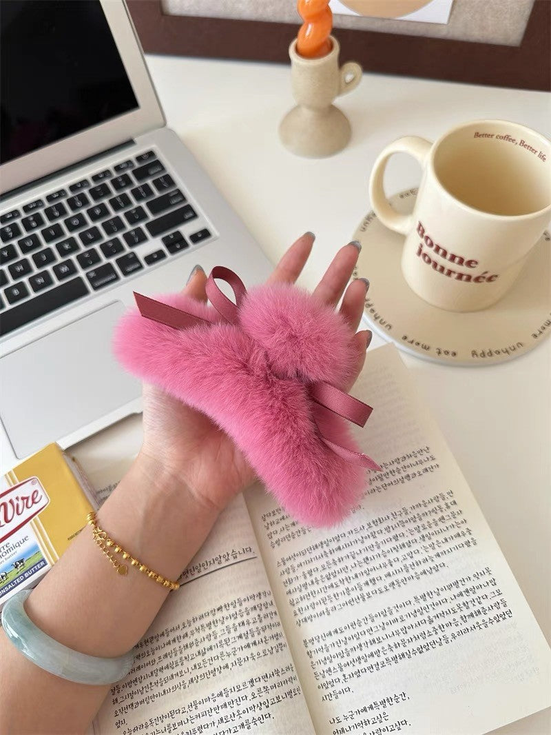 Real beaver fur claws