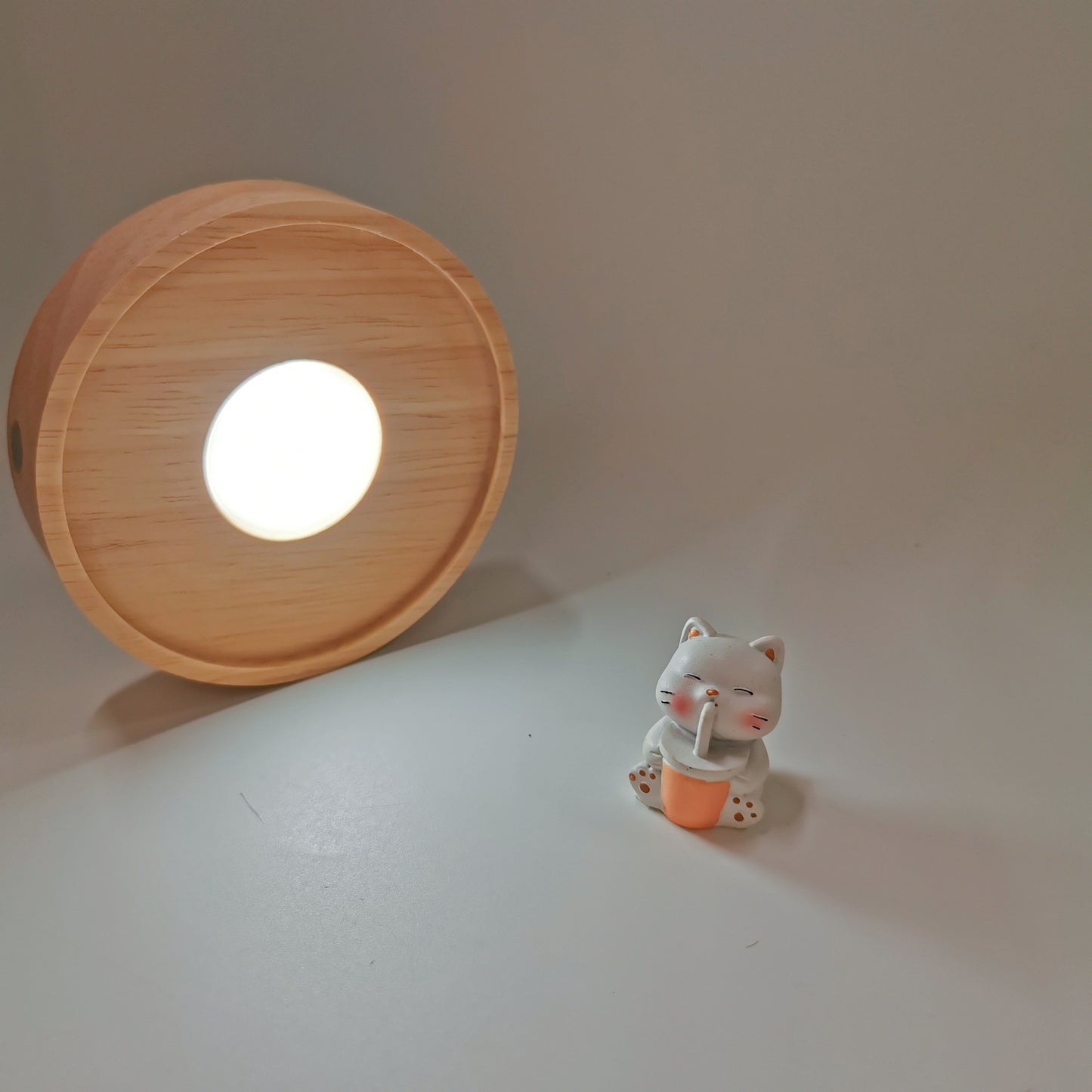 Rechargeable Wooden LED Aromatherapy Lamp Base with Crystal Cup