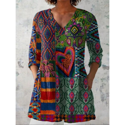 Relaxed and comfortable digital print, round-neck short-sleeve women's top