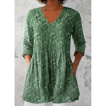 Relaxed and comfortable digital print, round-neck short-sleeve women's top
