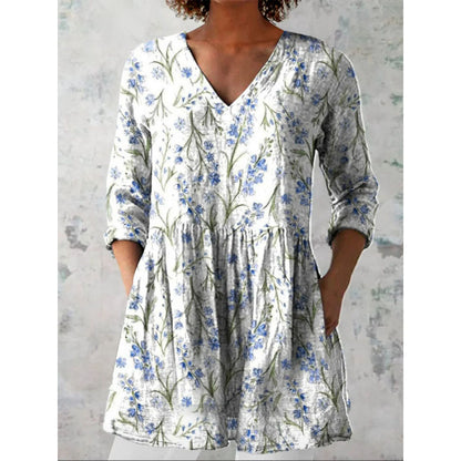 Relaxed and comfortable digital-print, round-neck, short-sleeve women's top