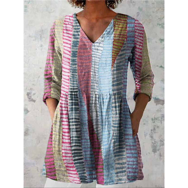 Relaxed and comfortable digital-print, round-neck, short-sleeve women's top