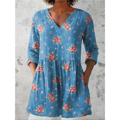 Relaxed and comfortable digital-print, round-neck, short-sleeve women's top