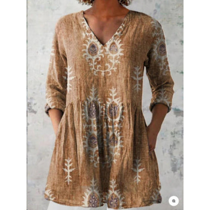 Relaxed and comfortable digital-print, round-neck, short-sleeve women's top