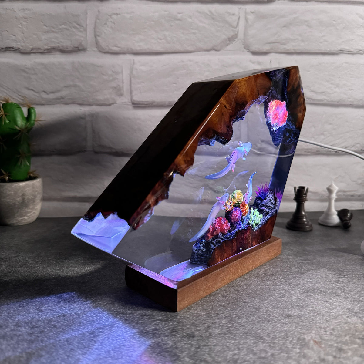 Resin lamp