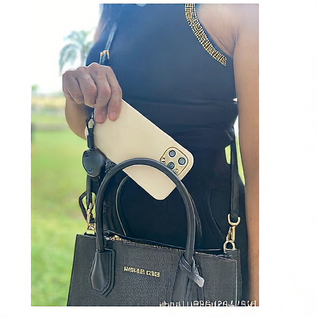 Retractable mobile phone rope