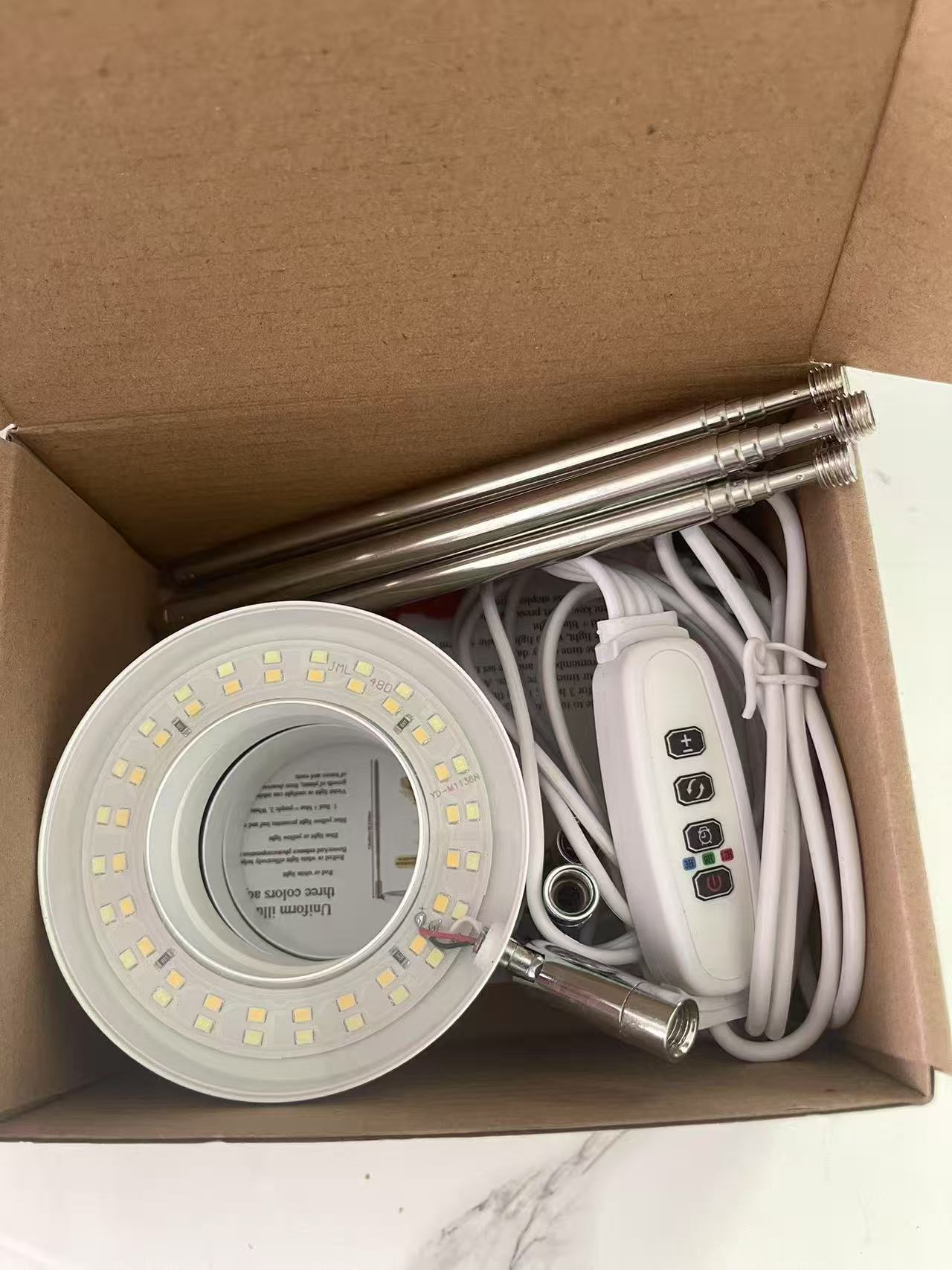 Retractable Plant Lamp
