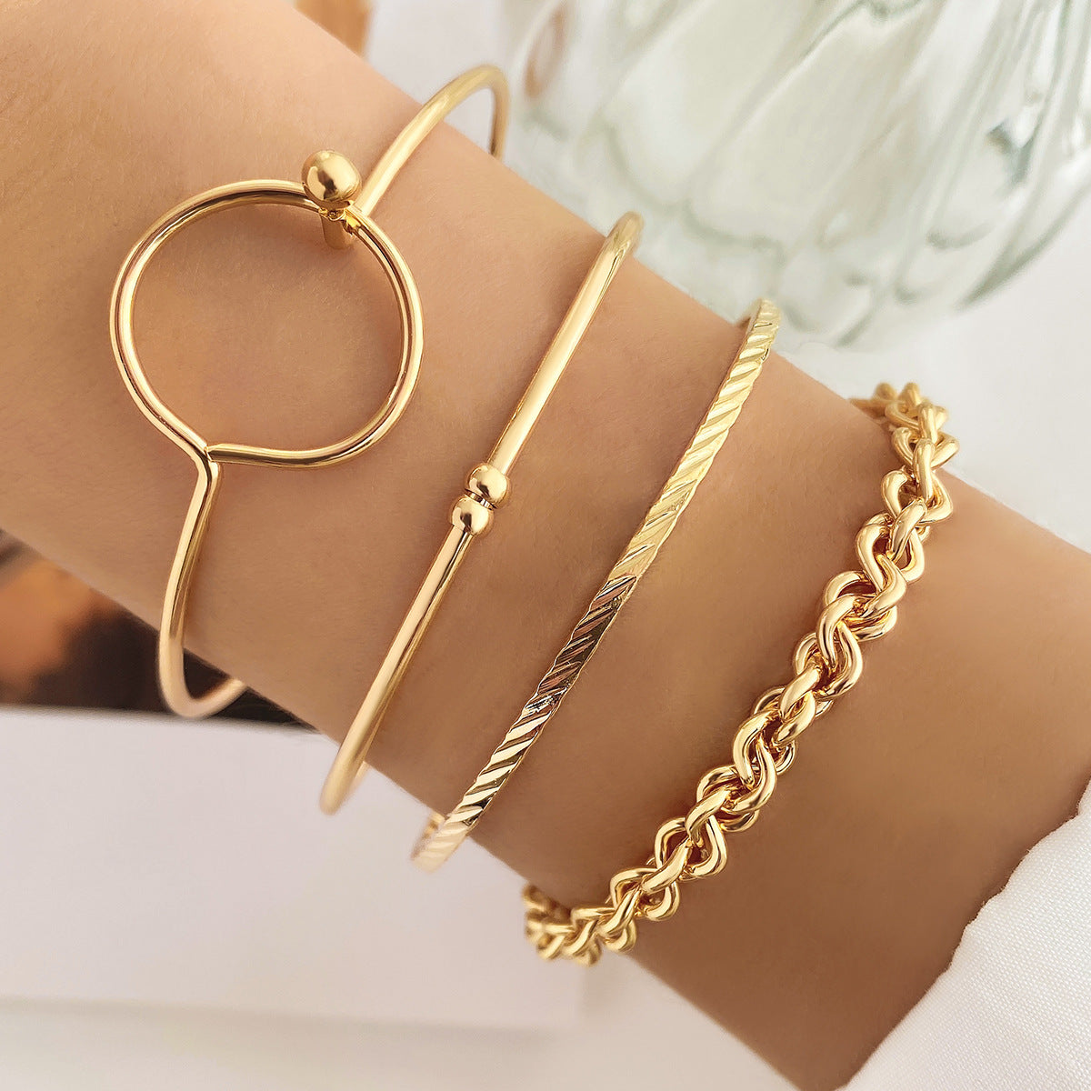 Retro and simple bracelet