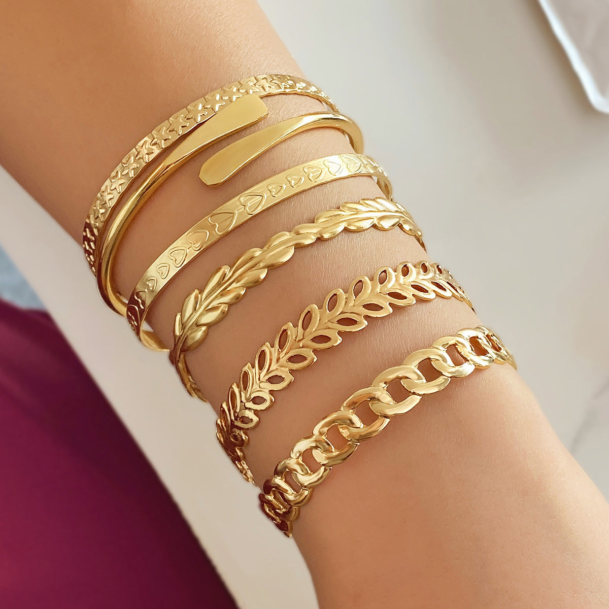 Retro and simple bracelet