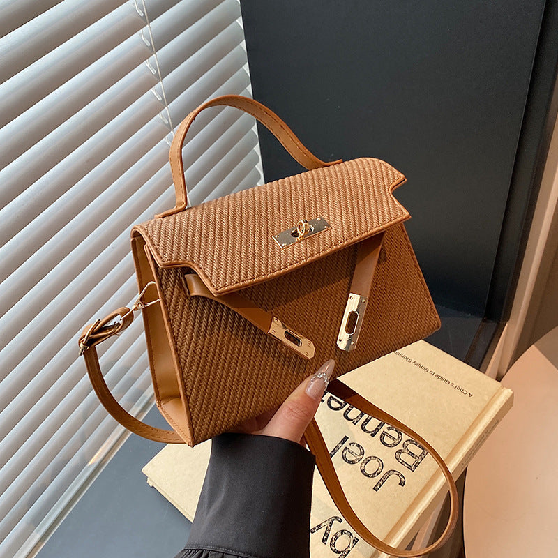 Retro and simple single-shoulder bag