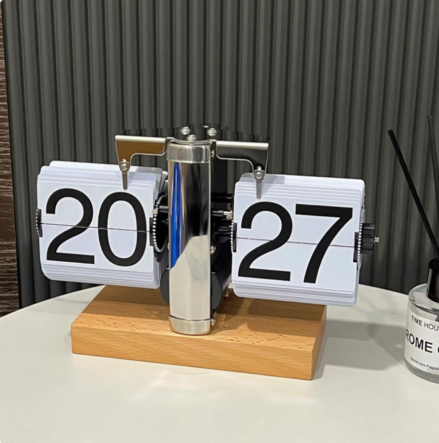Retro Automatic Page Turning Desk Clock with Quartz Movement