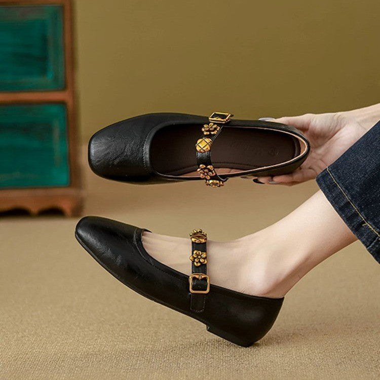 Retro Buckle Flat Shoes
