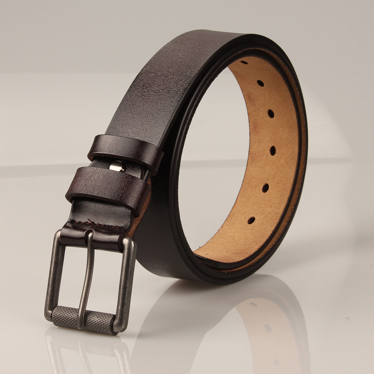 Retro button leather belt