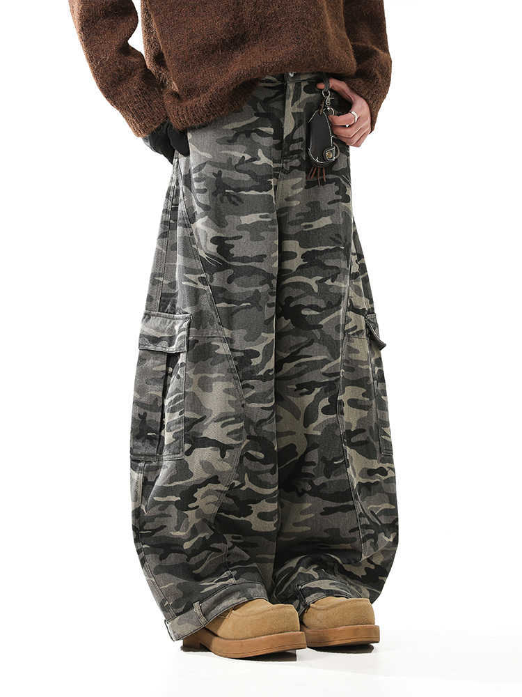 Retro Camouflage Wide-leg Jeans for Men