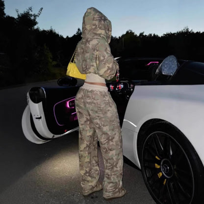 Retro Camouflage Women's Sweatshirt and Trousers Set