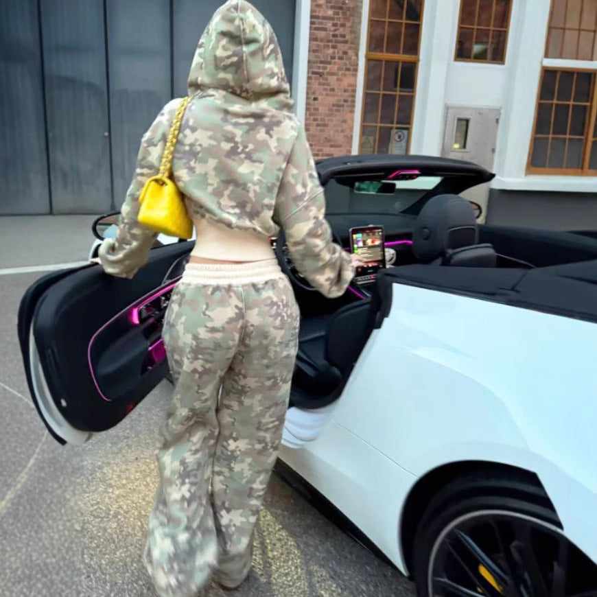 Retro Camouflage Women's Sweatshirt and Trousers Set