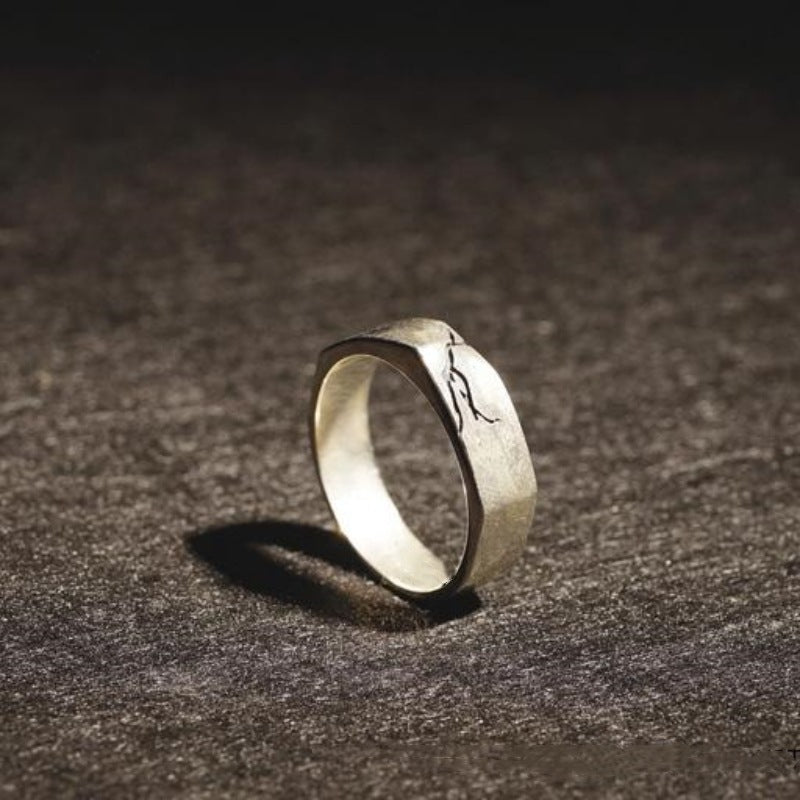 Retro cracked ring