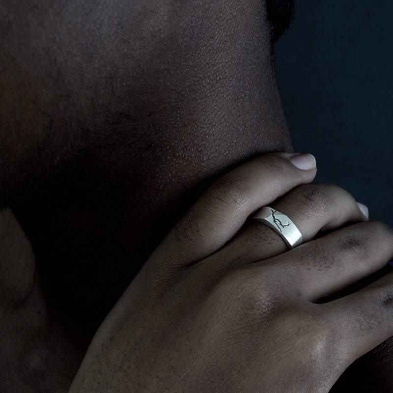 Retro cracked ring