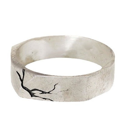 Retro cracked ring