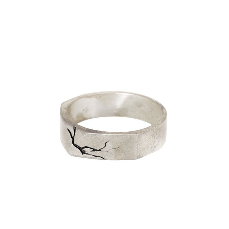 Retro cracked ring
