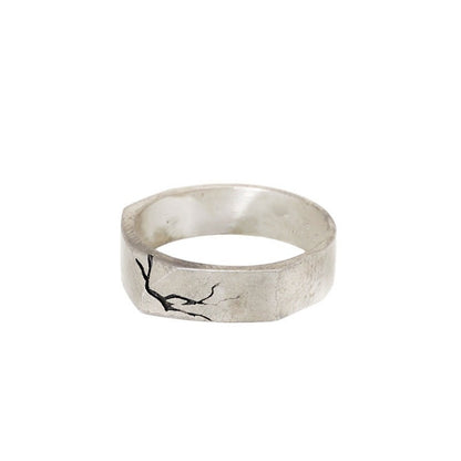 Retro cracked ring